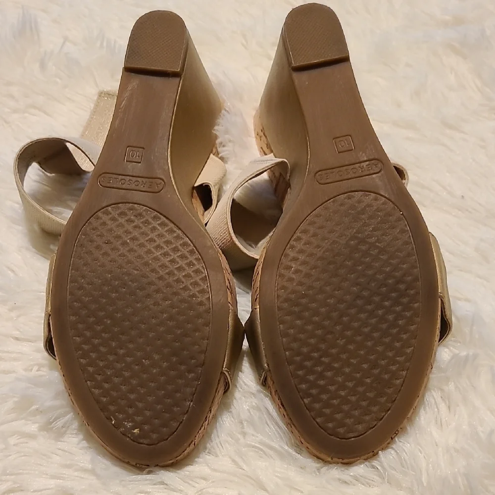 AEROSOLES Women's Gold and Tan Wedge‎ 4
